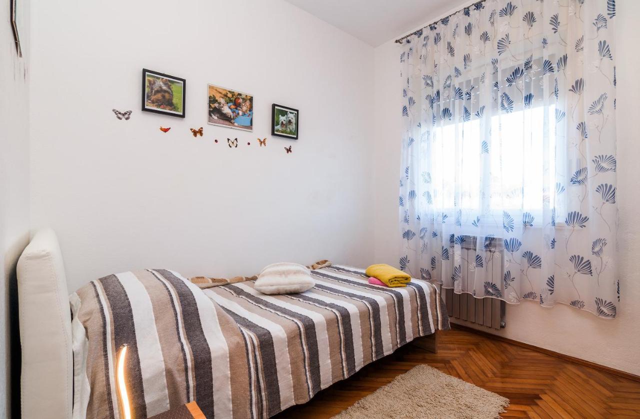 Apartments For Families With Children Privlaka, Zadar - 5747 Esterno foto