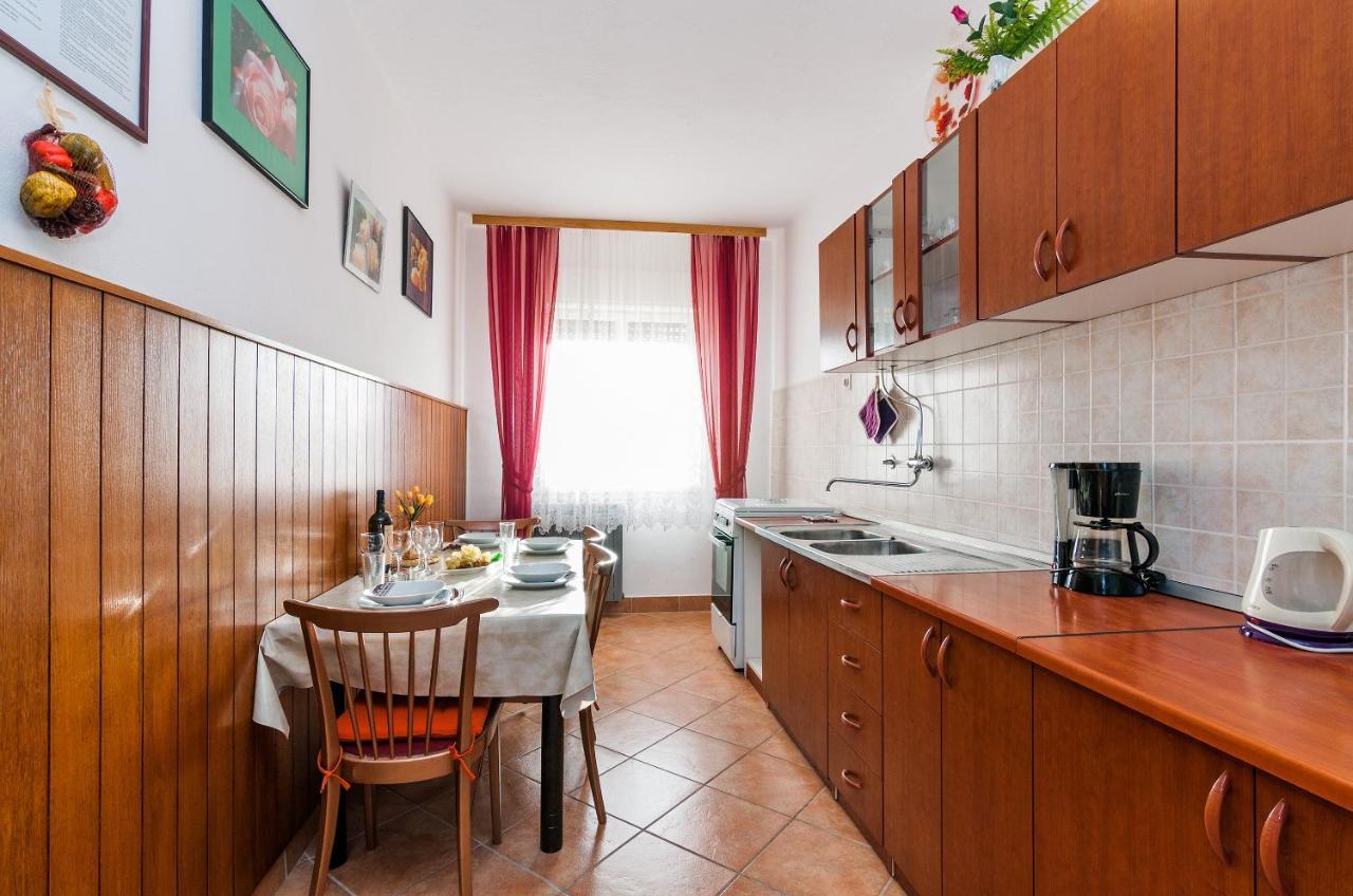 Apartments For Families With Children Privlaka, Zadar - 5747 Esterno foto